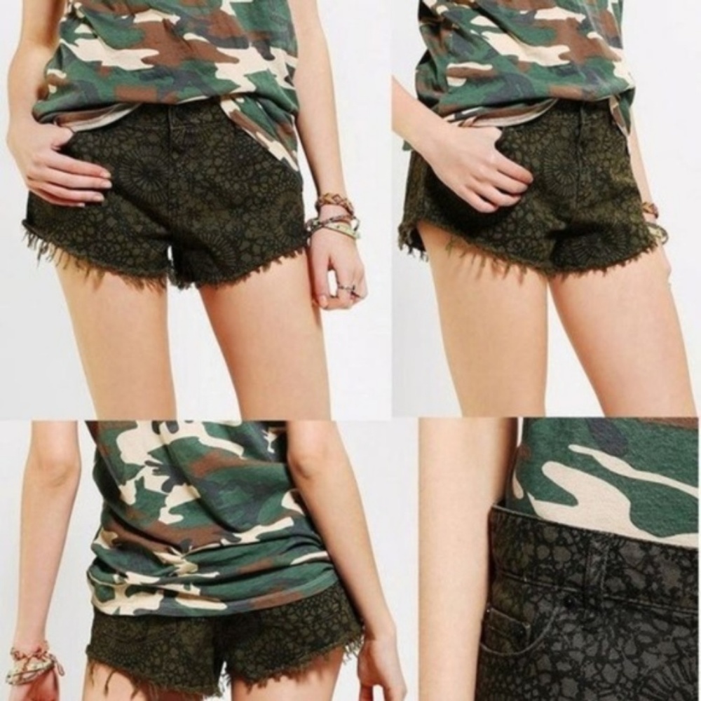 BDG Urban Outfitters Low Rise Mia Short